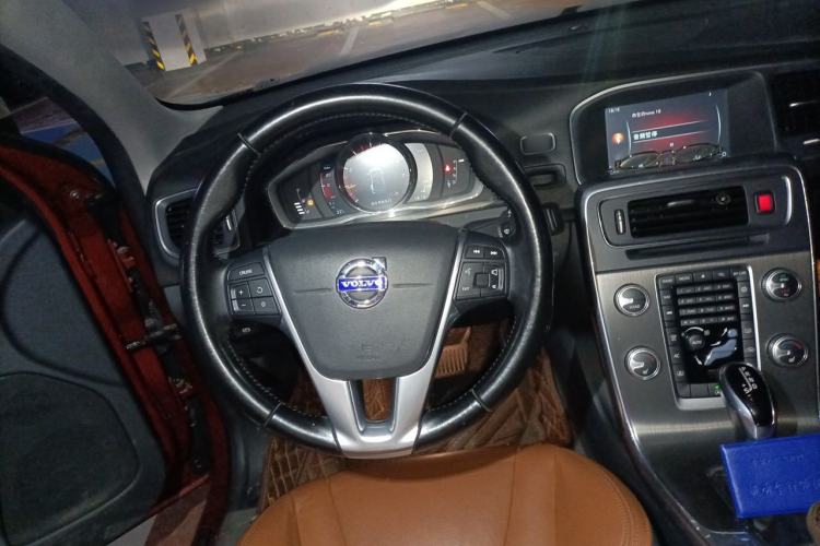 Used Volvo S60 2016 S60L T5 Intelligent Drive Edition Steering Wheel
