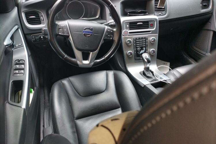 Used Volvo S60 2016 S60L T4 Zhiyuan Edition Steering Wheel