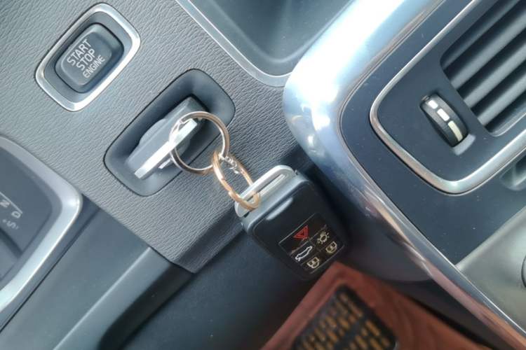 Used Volvo S60 2016 S60L T4 Zhiyuan Edition Vehicle Key