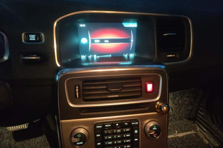 Used Volvo S60 2016 S60L T4 Zhiyuan Edition Audio And AC Panel