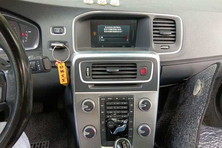 Used Volvo S60 2016 S60L T3 Smart Drive Edition Audio And AC Panel