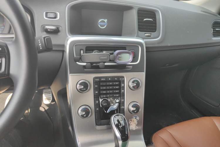 Used Volvo S60 2016 S60L T4 Zhiyuan Edition Audio And AC Panel