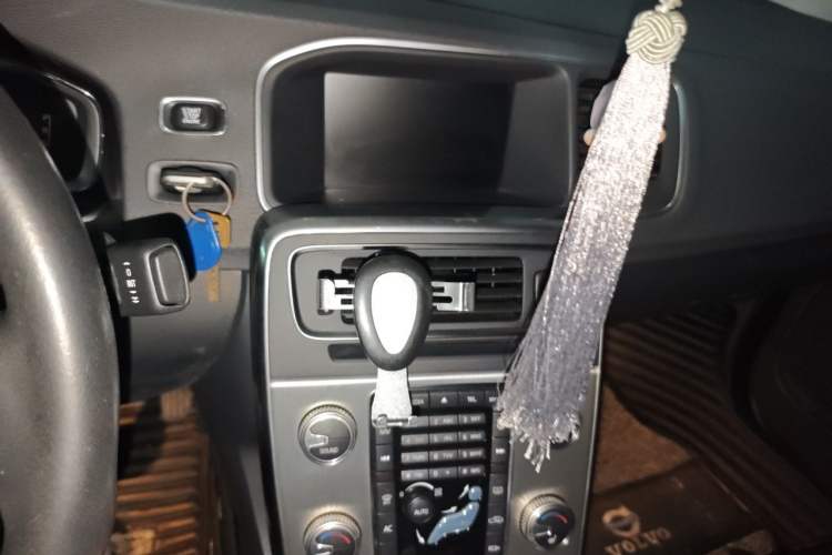 Used Volvo S60 2016 S60L T4 Zhiyuan Edition Audio And AC Panel