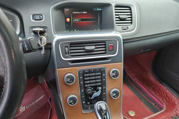 Used Volvo S60 2016 S60L T5 Smart Upgrade Edition Audio And AC Panel