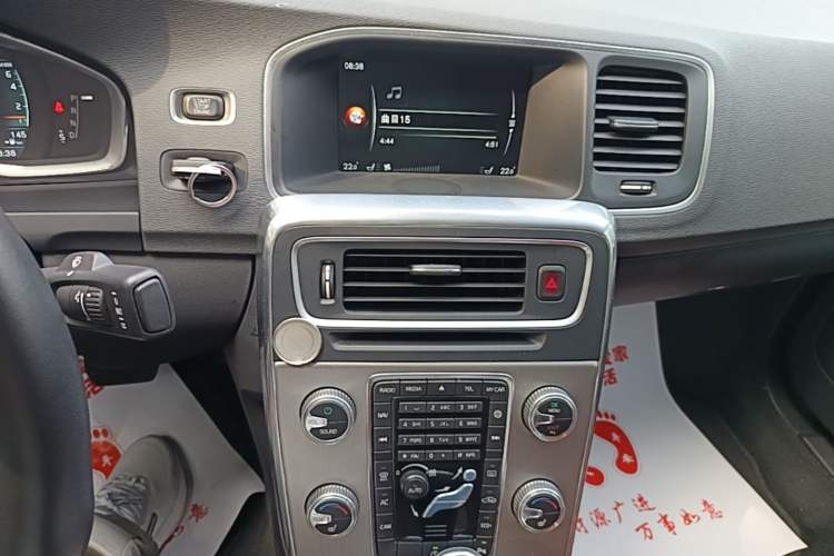 Used Volvo S60 2016 S60L T4 Zhiyuan Edition Audio And AC Panel