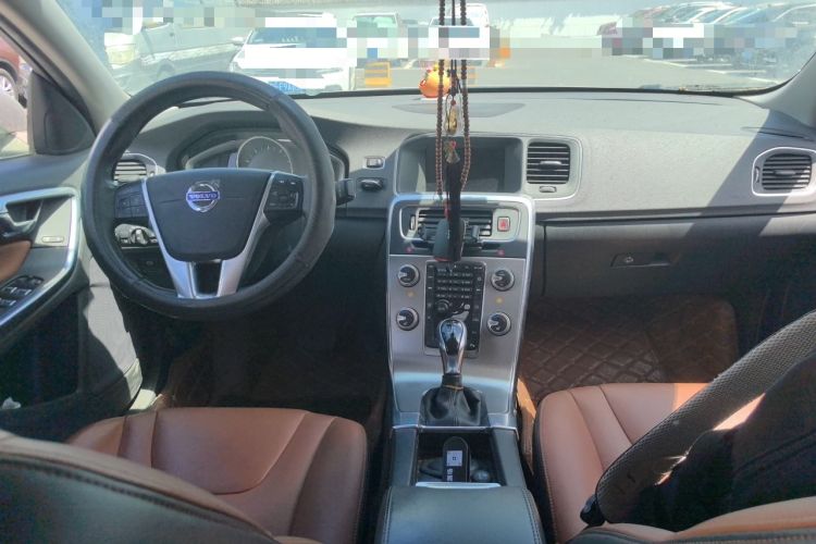 Used Volvo S60 2016 S60L T4 Zhiyuan Edition Center Console
