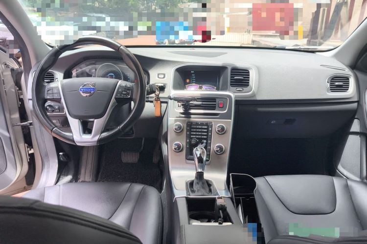 Used Volvo S60 2016 S60L T4 Zhiyuan Edition Center Console