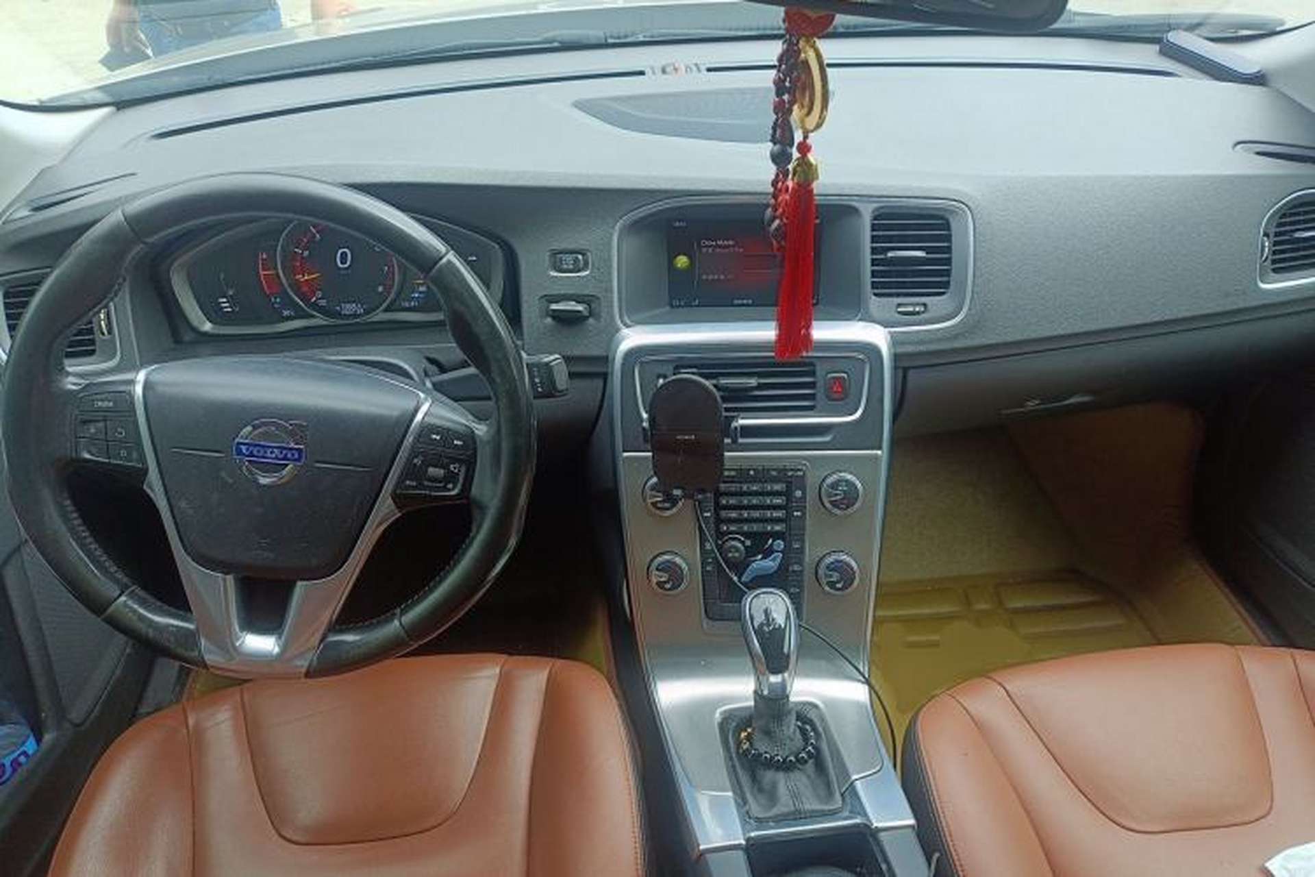 Used Volvo S60 2016 S60L T4 Zhiyuan Edition Center Console