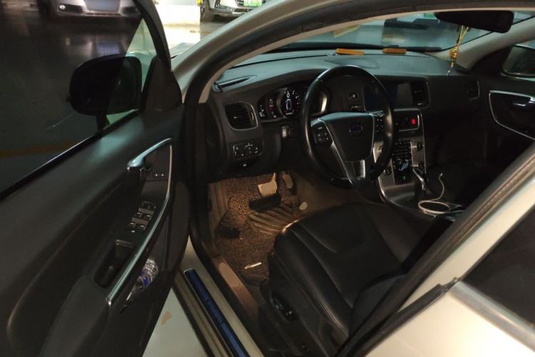 Used Volvo S60 2016 S60L T4 Zhiyuan Edition Driver Seat