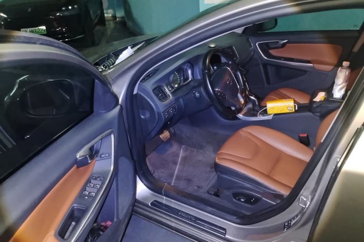 Used Volvo S60 2016 S60L T4 Zhiyuan Edition Driver Seat