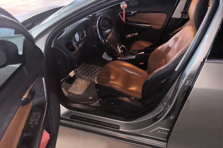 Used Volvo S60 2016 S60L T4 Zhiyuan Edition Driver Seat