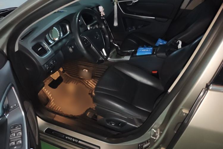 Used Volvo S60 2016 S60L T4 Zhiyuan Edition Driver Seat