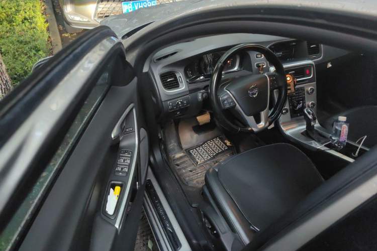 Used Volvo S60 2016 S60L T4 Zhiyuan Edition Driver Seat