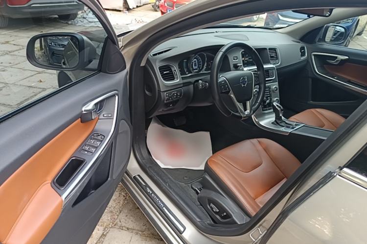 Used Volvo S60 2016 S60L T4 Zhiyuan Edition Driver Seat