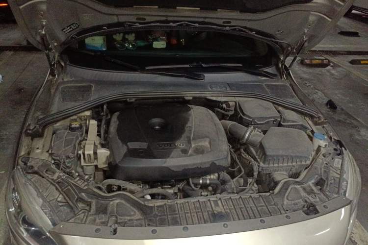 Used Volvo S60 2016 S60L T4 Zhiyuan Edition Engine Bay