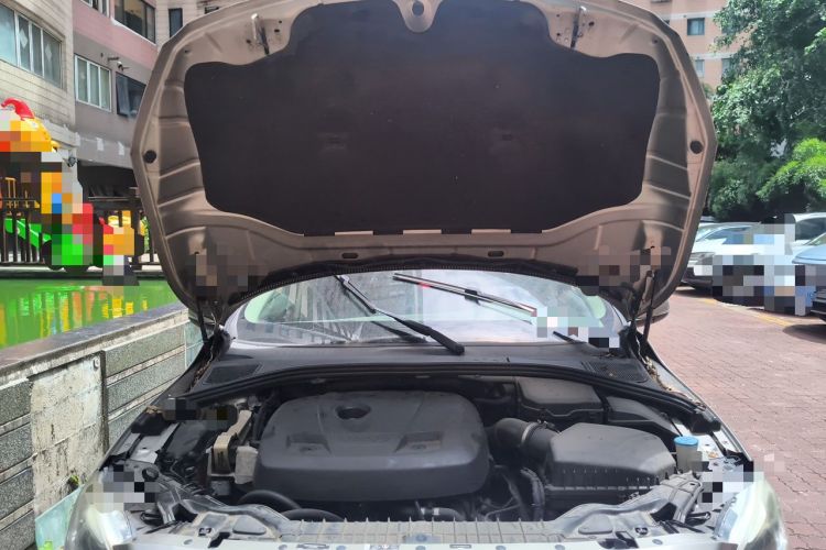 Used Volvo S60 2016 S60L T4 Zhiyuan Edition Engine Bay