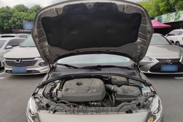 Used Volvo S60 2016 S60L T4 Zhiyuan Edition Engine Bay