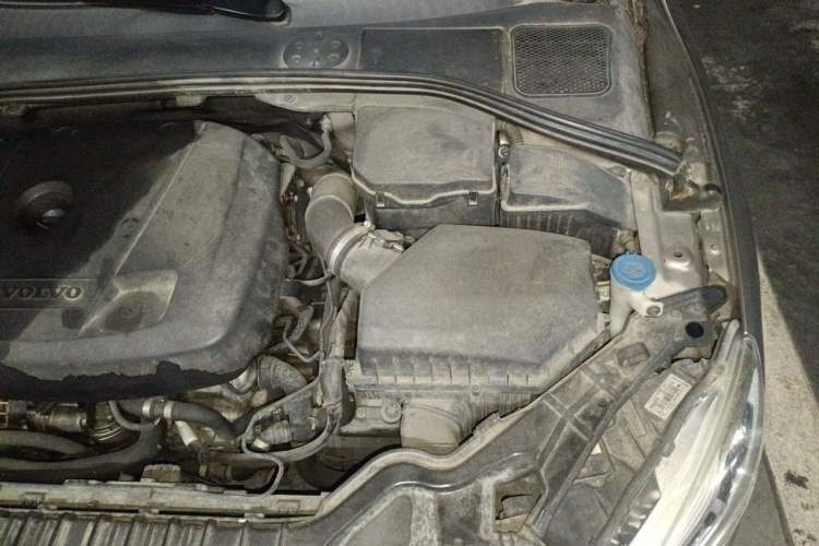 Used Volvo S60 2016 S60L T4 Zhiyuan Edition Engine Bay Left