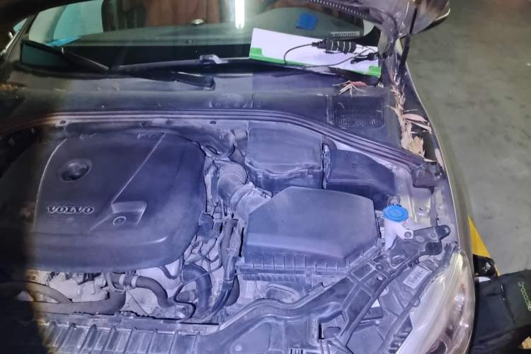 Used Volvo S60 2016 S60L T4 Zhiyuan Edition Engine Bay Left