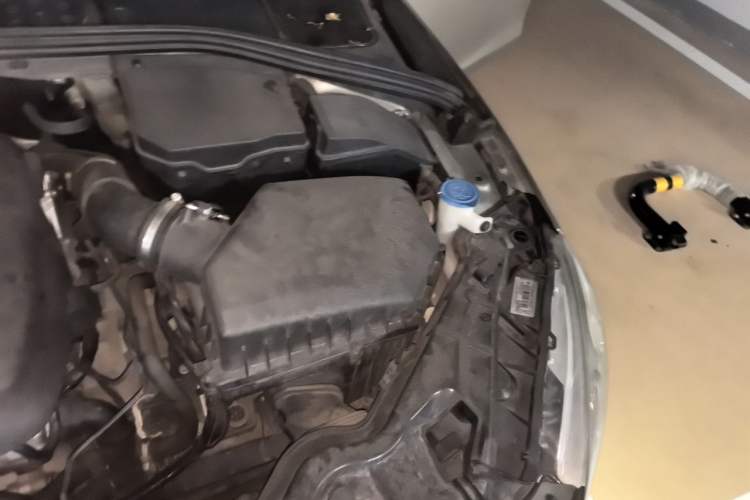 Used Volvo S60 2016 S60L T4 Zhiyuan Edition Engine Bay Left