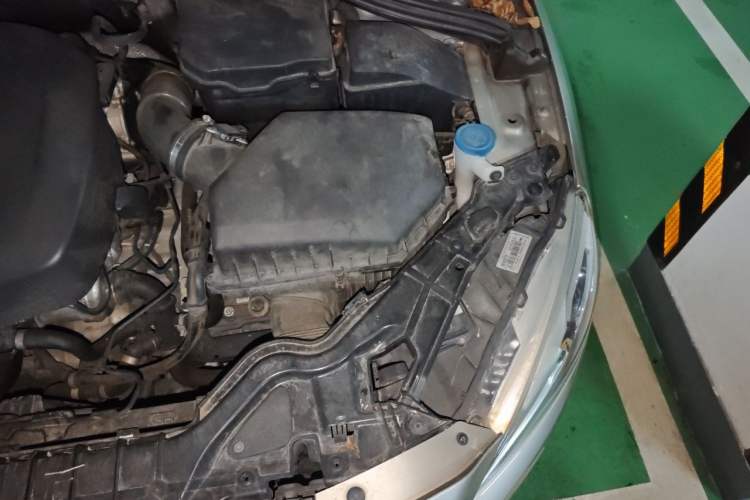 Used Volvo S60 2016 S60L T4 Zhiyuan Edition Engine Bay Left