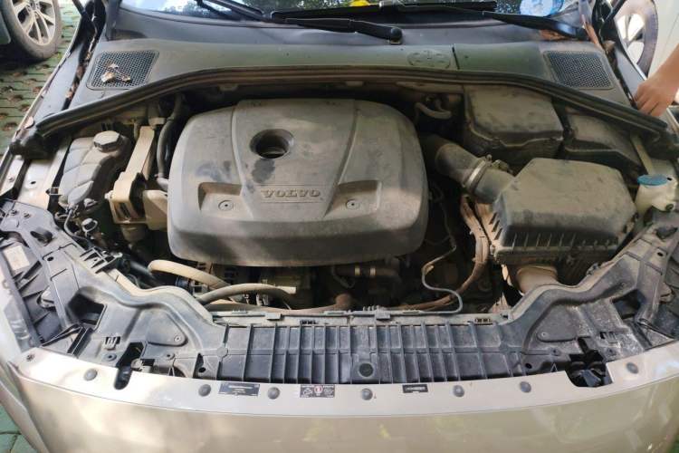 Used Volvo S60 2016 S60L T4 Zhiyuan Edition Engine Bay
