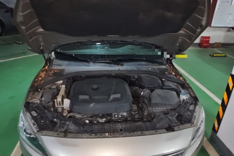 Used Volvo S60 2016 S60L T4 Zhiyuan Edition Engine Bay