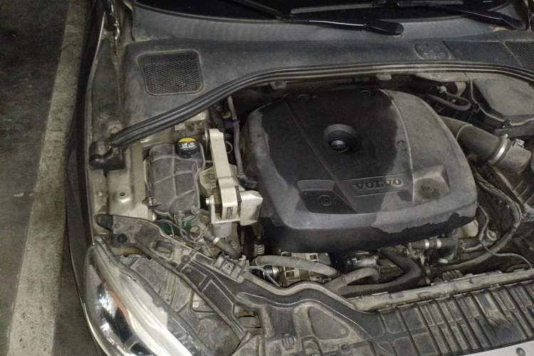 Used Volvo S60 2016 S60L T4 Zhiyuan Edition Engine Bay Right