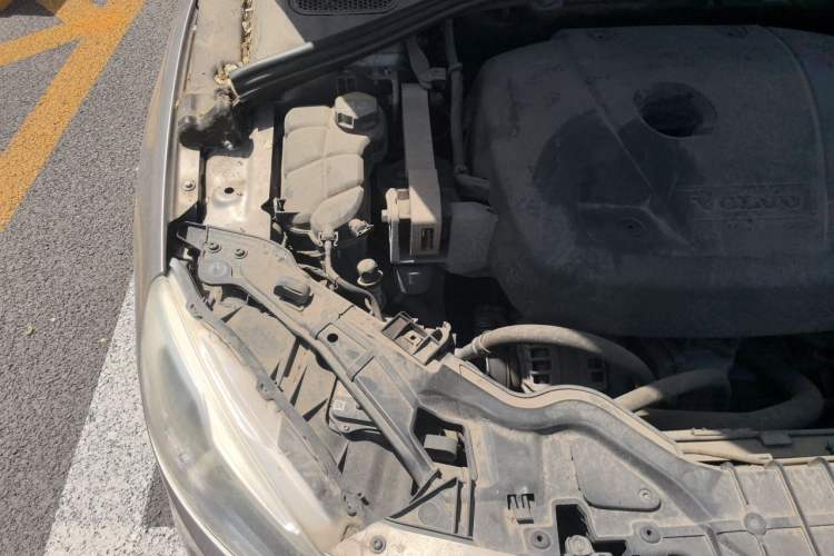 Used Volvo S60 2016 S60L T4 Zhiyuan Edition Engine Bay Right