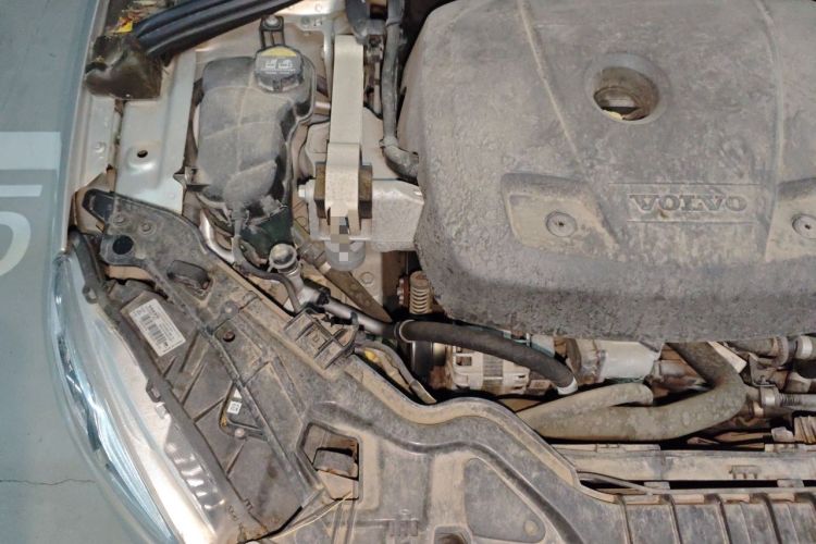 Used Volvo S60 2016 S60L T4 Zhiyuan Edition Engine Bay Right