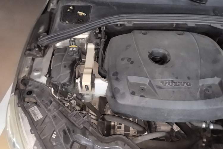 Used Volvo S60 2016 S60L T4 Zhiyuan Edition Engine Bay Right