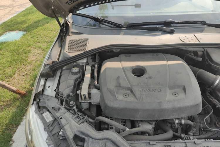 Used Volvo S60 2016 S60L T4 Zhiyuan Edition Engine Bay Right