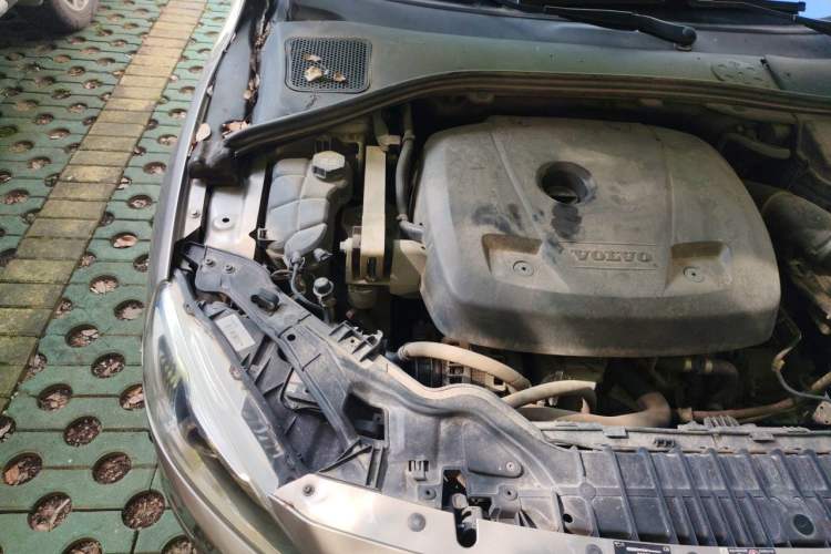 Used Volvo S60 2016 S60L T4 Zhiyuan Edition Engine Bay Right