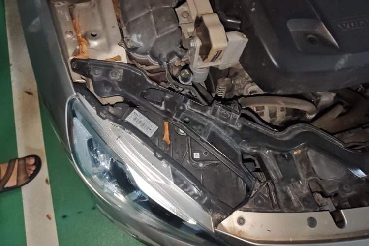 Used Volvo S60 2016 S60L T4 Zhiyuan Edition Engine Bay Right