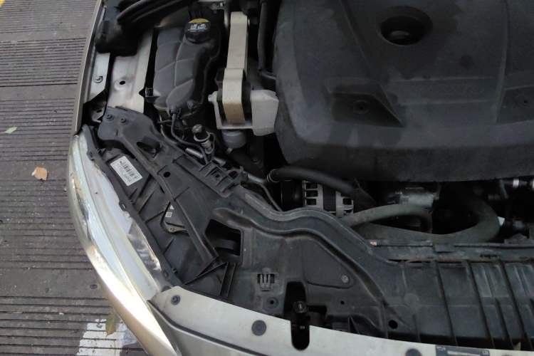 Used Volvo S60 2016 S60L T4 Zhiyuan Edition Engine Bay Right