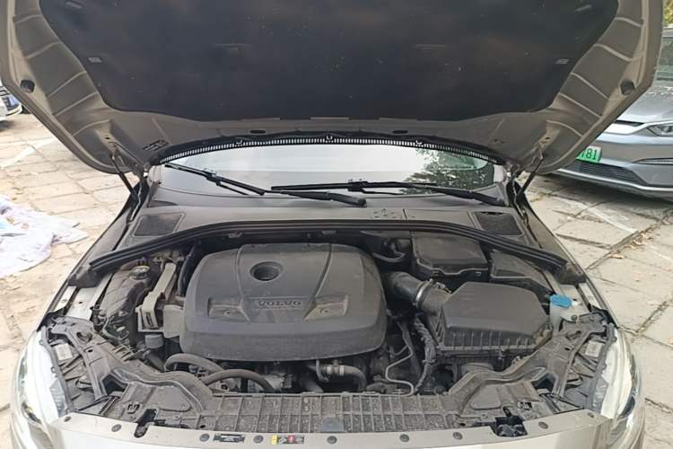 Used Volvo S60 2016 S60L T4 Zhiyuan Edition Engine Bay