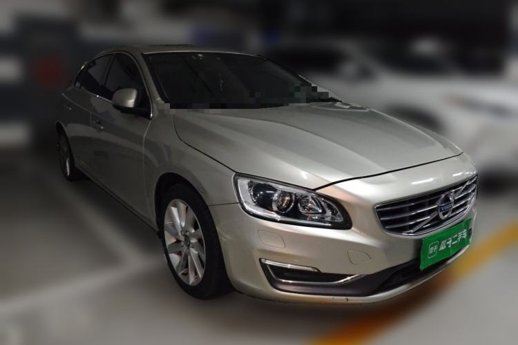 Used Volvo S60 2016 S60L T4 Zhiyuan Edition Front Right 45 Deg