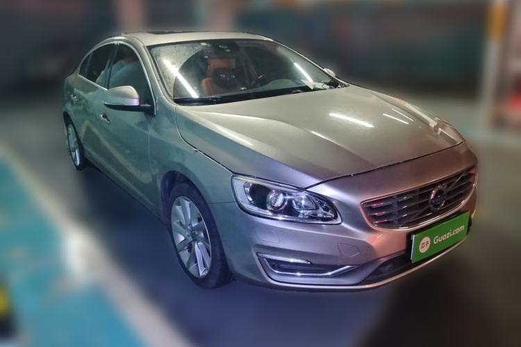 Used Volvo S60 2016 S60L T4 Zhiyuan Edition Front Right 45 Deg