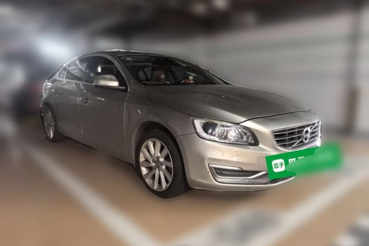 Used Volvo S60 2016 S60L T4 Zhiyuan Edition Front Right 45 Deg