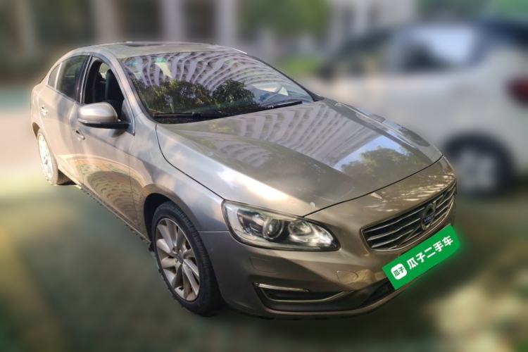 Used Volvo S60 2016 S60L T4 Zhiyuan Edition Front Right 45 Deg