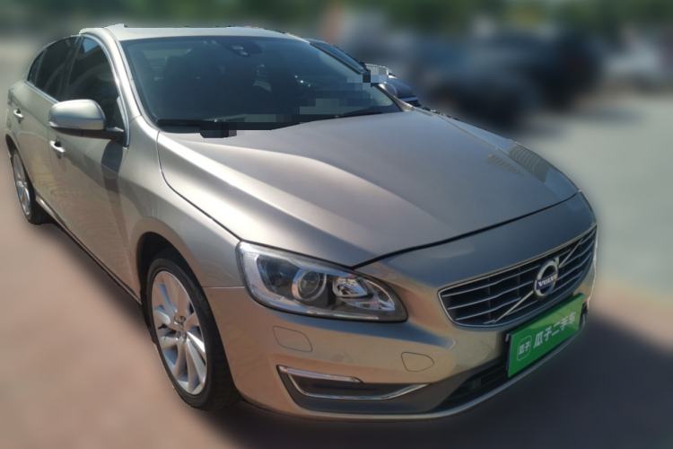Used Volvo S60 2016 S60L T4 Zhiyuan Edition Front Right 45 Deg