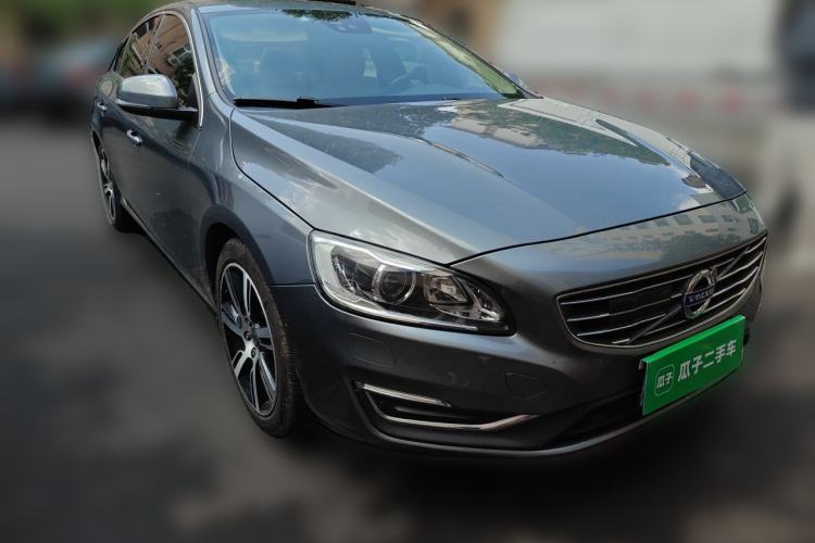 Used Volvo S60 2016 S60L T5 Smart Upgrade Edition Front Right 45 Deg
