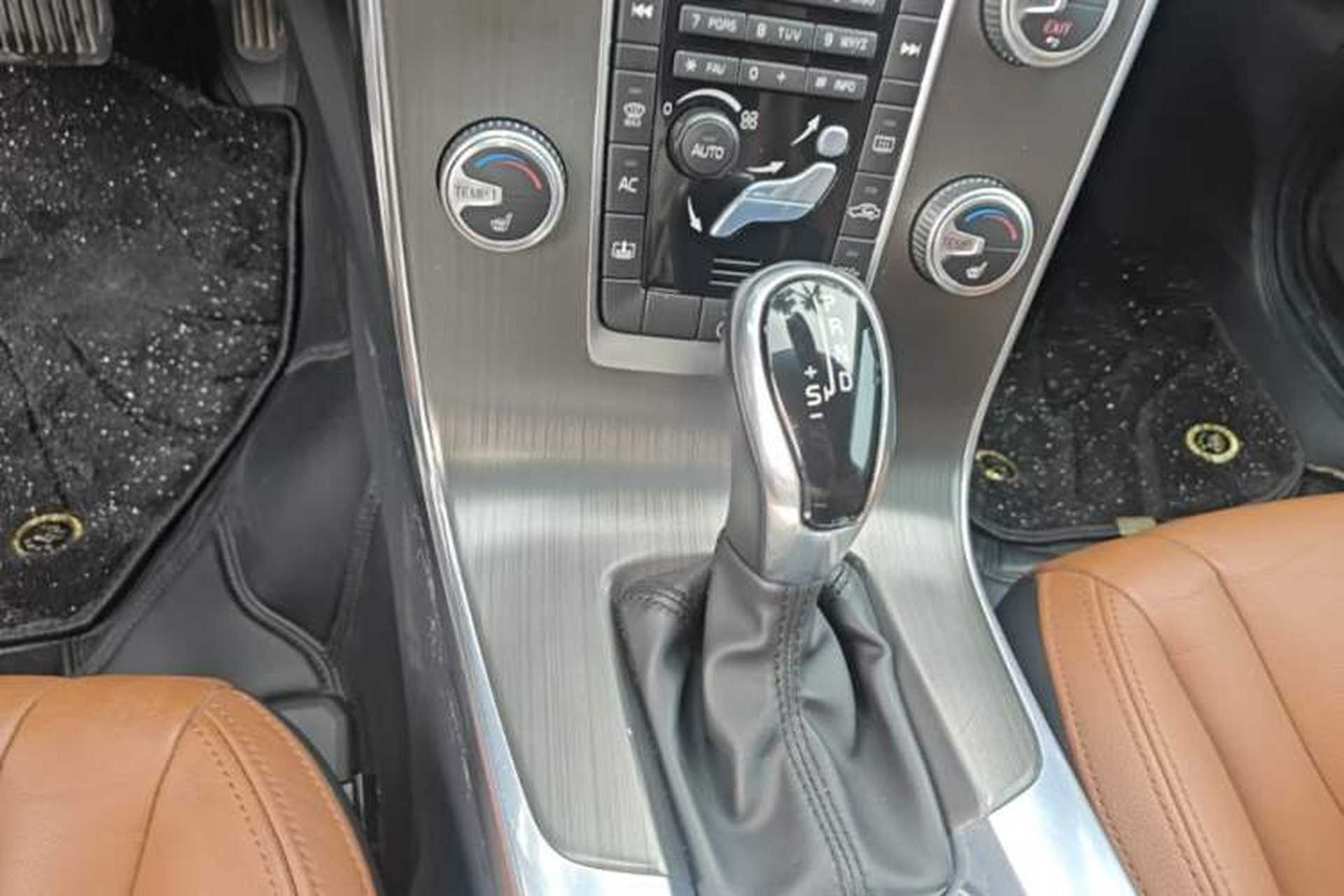 Used Volvo S60 2016 S60L T5 Intelligent Drive Edition Gear Lever