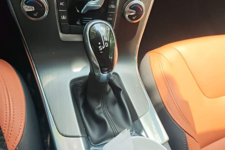 Used Volvo S60 2016 S60L T5 Intelligent Drive Edition Gear Lever