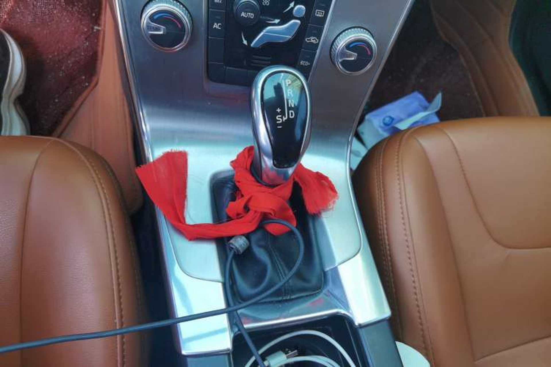 Used Volvo S60 2016 S60L T3 Smart Drive Edition Gear Lever