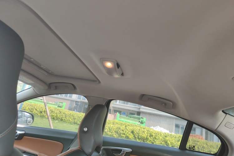 Used Volvo S60 2016 S60L T4 Zhiyuan Edition Headliner