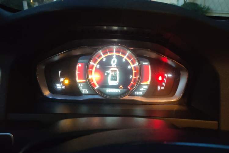 Used Volvo S60 2016 S60L T4 Zhiyuan Edition Instrument Cluster