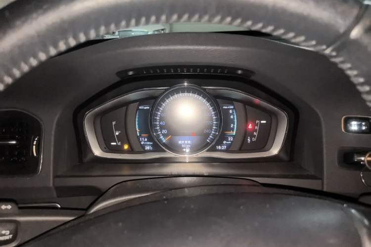 Used Volvo S60 2016 S60L T4 Zhiyuan Edition Instrument Cluster