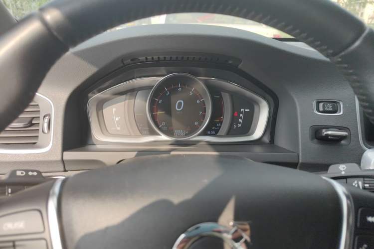 Used Volvo S60 2016 S60L T4 Zhiyuan Edition Instrument Cluster