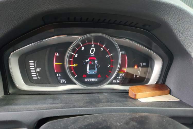 Used Volvo S60 2016 S60L T4 Zhiyuan Edition Instrument Cluster